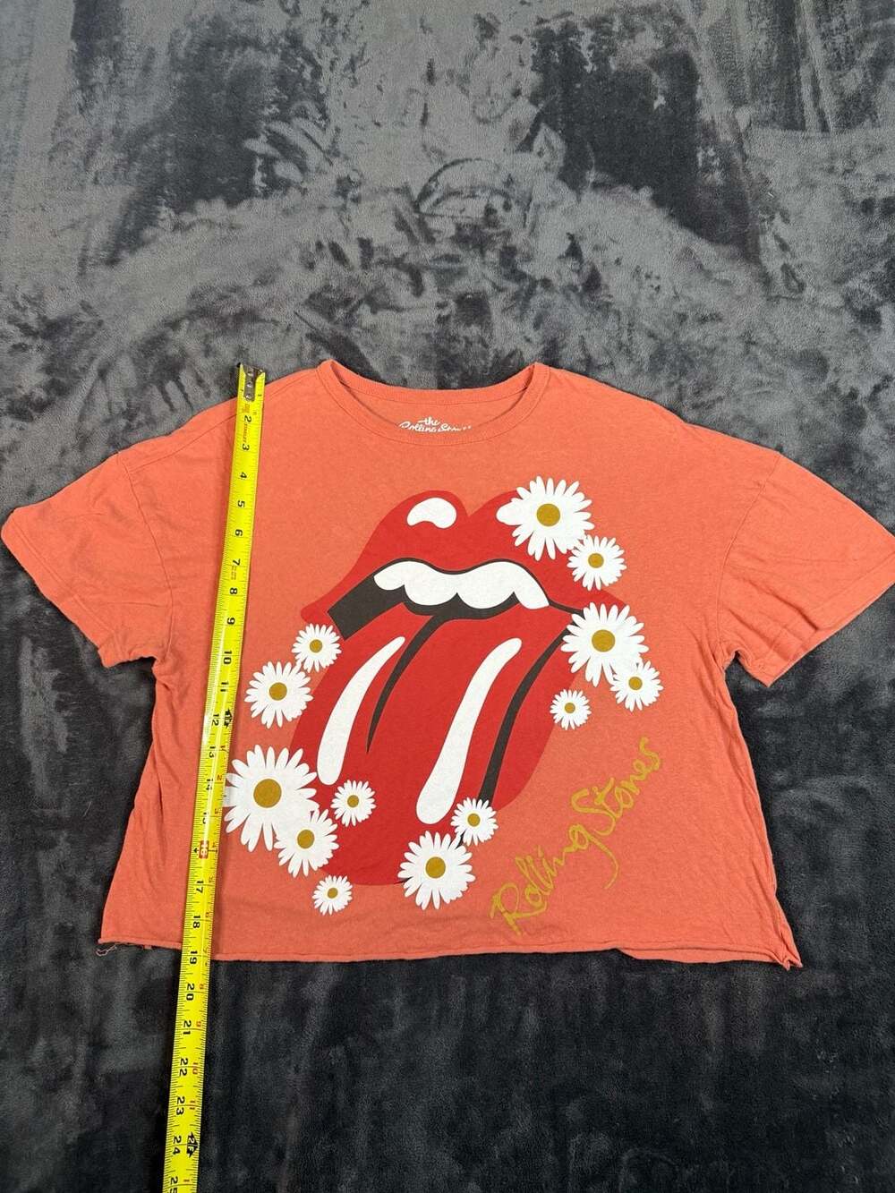 The Rolling Stones T-Shirt Size XS Orange Graphic Daisy Crop Frayed Hem#97